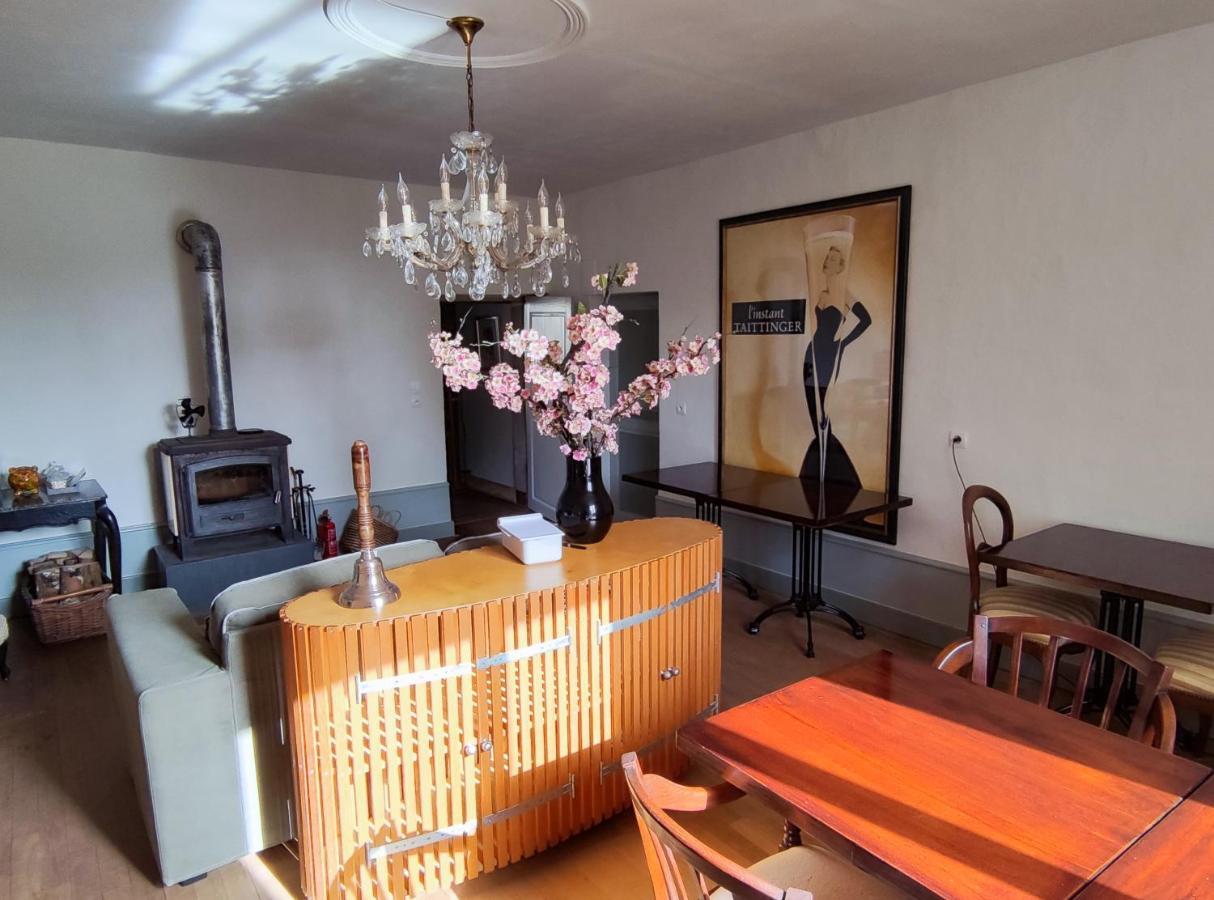 Maison Egalite Melay  Экстерьер фото