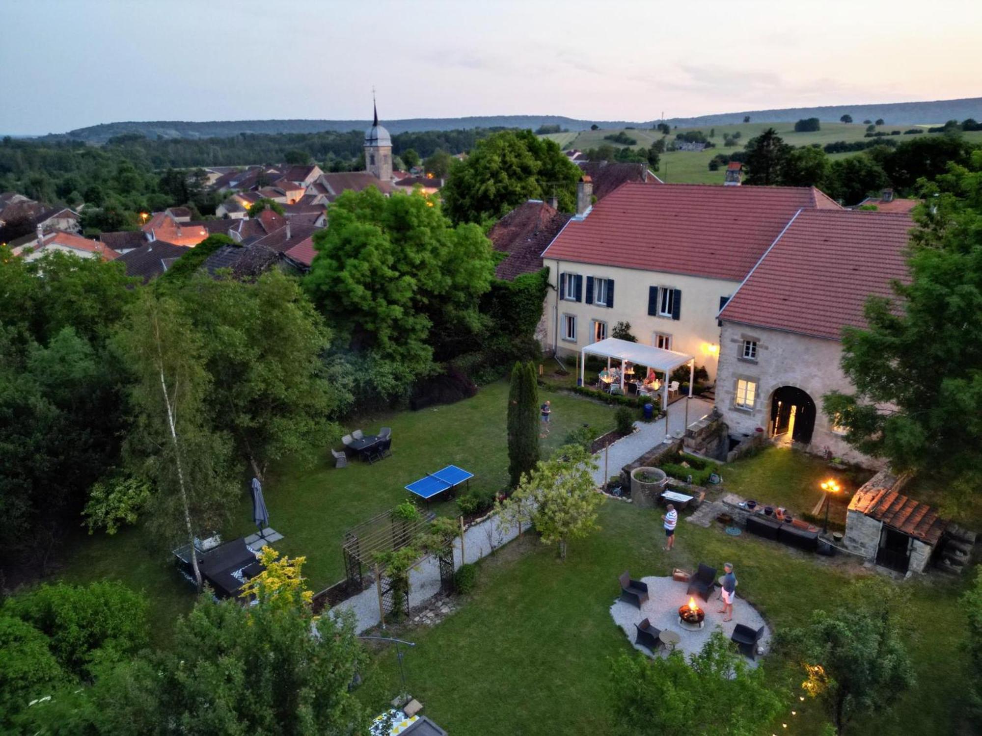 Maison Egalite Melay  Экстерьер фото